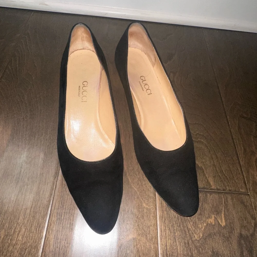 Vintage Gucci Black Suede Low Heel Pumps Made in Italy with Original Box Size 8